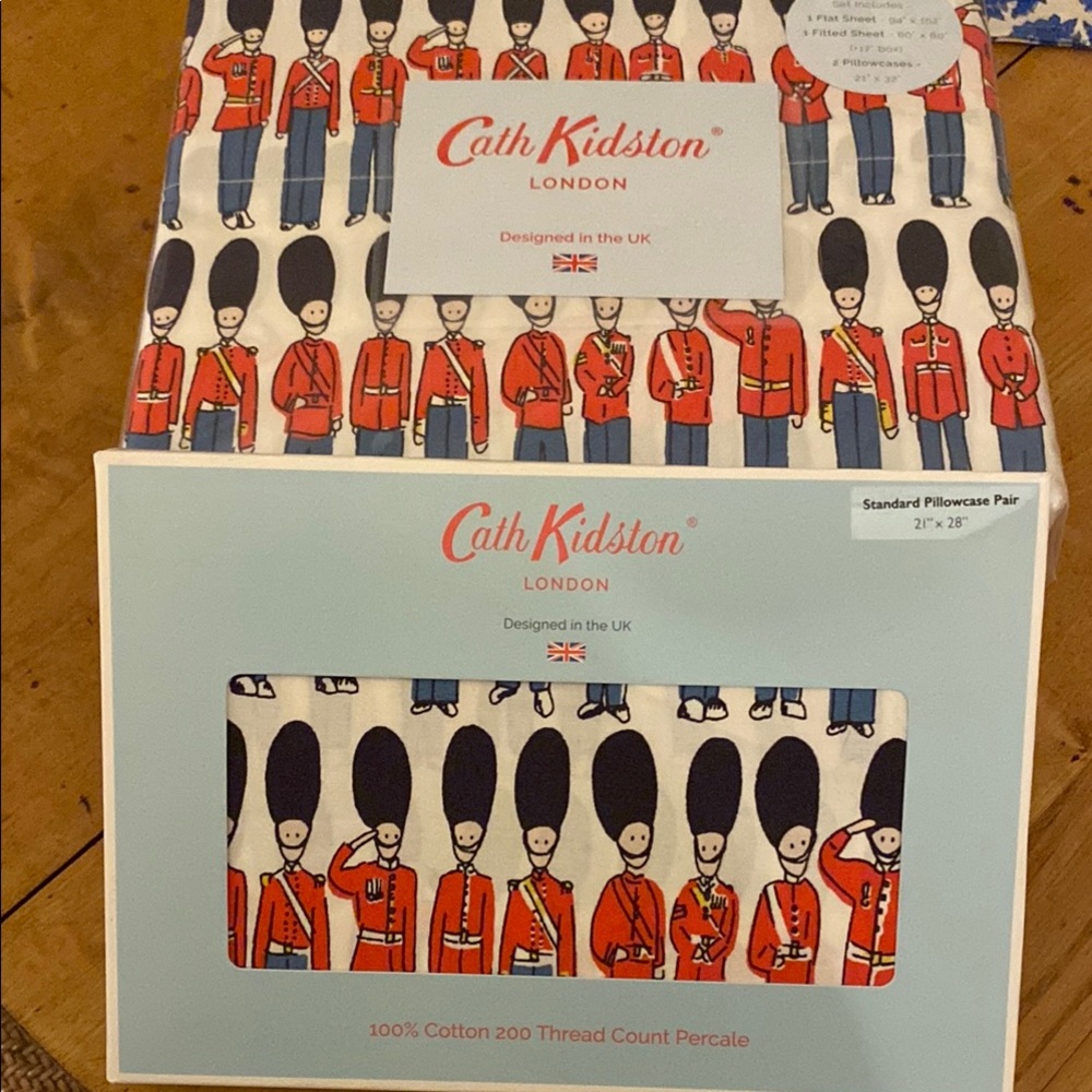 New queen size  Cath Kidston British London Guards Sheet Set with 2 extra shams
